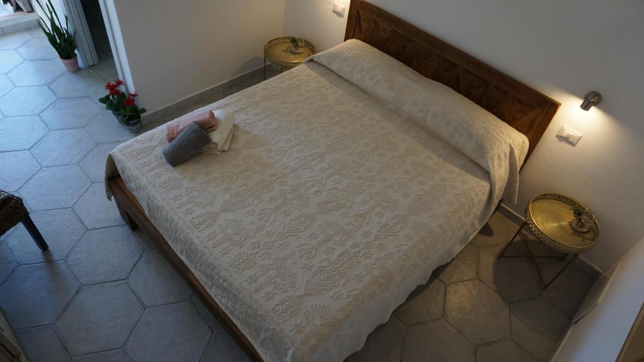 Li Petri Manni Bed & Breakfast Olbia Eksteriør bilde